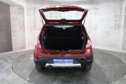 Красный Renault Sandero Stepway 1.6 AT (103 л.с.) 2012 фото 12