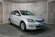 Серебряный Hyundai Solaris 1.4 MT (107 л.с.) 2016 фото 2