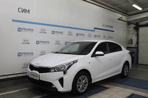 белый Kia Rio, IV Рестайлинг 1.6 AT (123 л.с.) 2022