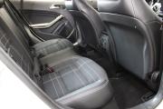 Белый Mercedes-Benz GLA 250 2.0 AMT (211 л.с.) 4WD 2014 фото 11