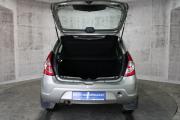 Бежевый Renault Sandero 1.6 MT (103 л.с.) 2010 фото 12