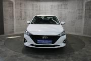 Белый Hyundai Solaris 1.6 AT (123 л.с.) 2021 фото 1
