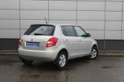 Серебряный Skoda Fabia 1.2 MT (70 л.с.) 2012 фото 5