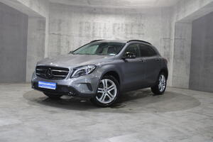 Фиолетовый Mercedes-Benz GLA 250 2.0 AMT (211 л.с.) 4WD 2015