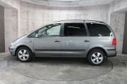 Серый Volkswagen Sharan 2.0d MT (140 л.с.) 2008 фото 3