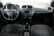 Красный Volkswagen Polo 1.6 MT (90 л.с.) 2018 фото 8