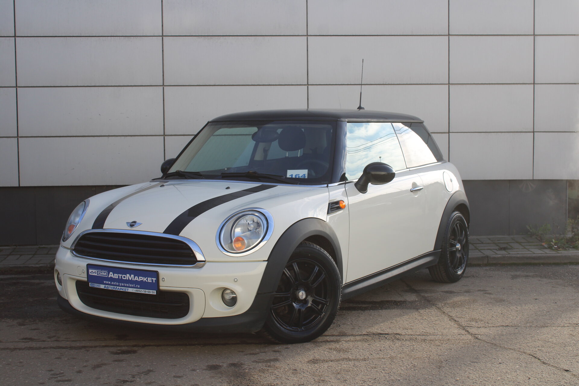 Белый MINI Hatch One 1.6 AT (98 л.с.) 2011