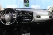 черный Mitsubishi Outlander 2.0 CVT (146 л.с.) 4WD 2013 фото 9