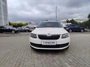 белый Skoda Octavia 1.2 MT (105 л.с.) 2013 фото 3