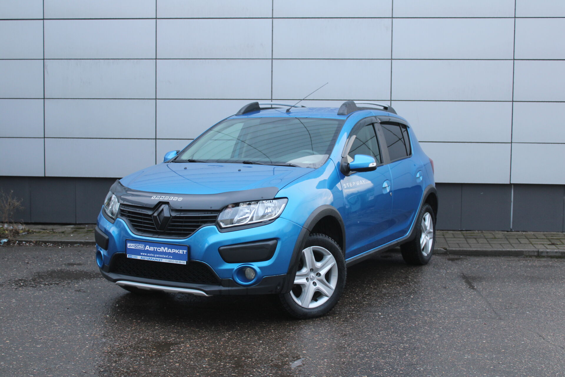 Синий Renault Sandero Stepway 1.6 MT (113 л.с.) 2018