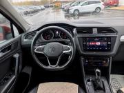 Красный Volkswagen Tiguan 1.4 AMT (150 л.с.) 4WD 2022 фото 9