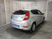 Серебряный Hyundai Solaris 1.6 MT (123 л.с.) 2011 фото 5