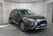 Коричневый Mitsubishi Outlander 2.0 CVT (146 л.с.) 2019 фото 2