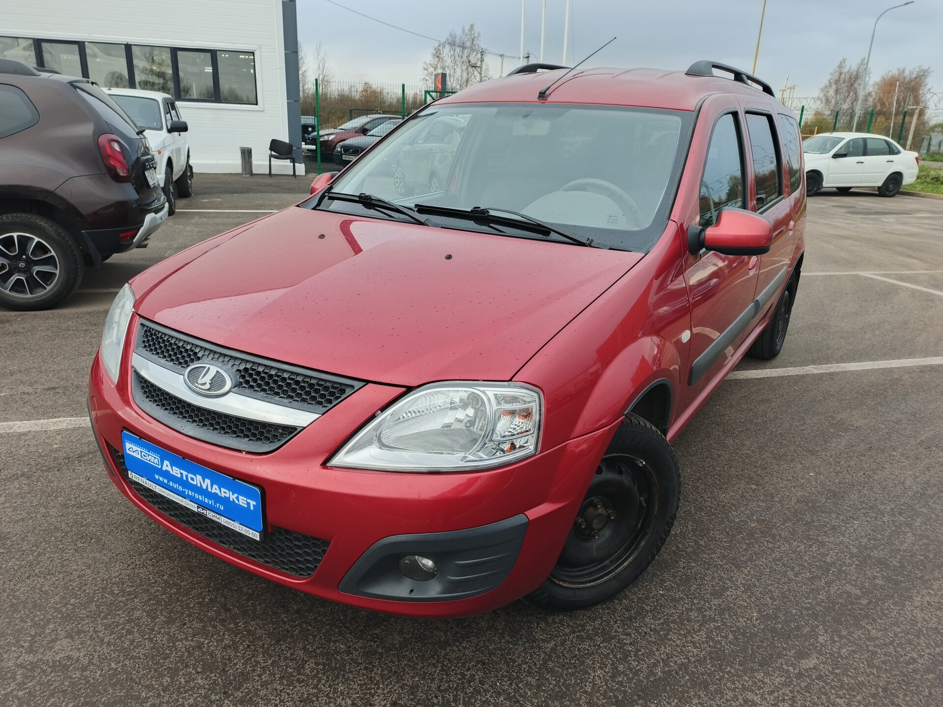 Красный Lada (ВАЗ) Largus 1.6 MT (106 л.с.) 2018