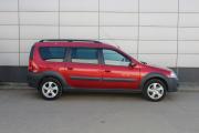 Красный Lada (ВАЗ) Largus Cross 1.6 MT (106 л.с.) 2020 фото 3
