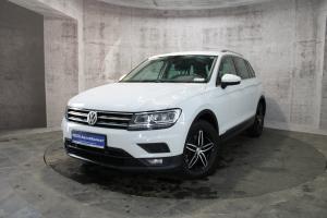 Белый Volkswagen Tiguan 2.0 AMT (180 л.с.) 4WD 2017