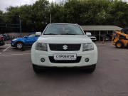 белый Suzuki Grand Vitara 2.0 AT (140 л.с.) 4WD 2011 фото 3