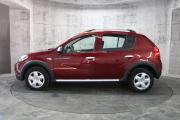 Красный Renault Sandero Stepway 1.6 AT (103 л.с.) 2012 фото 4