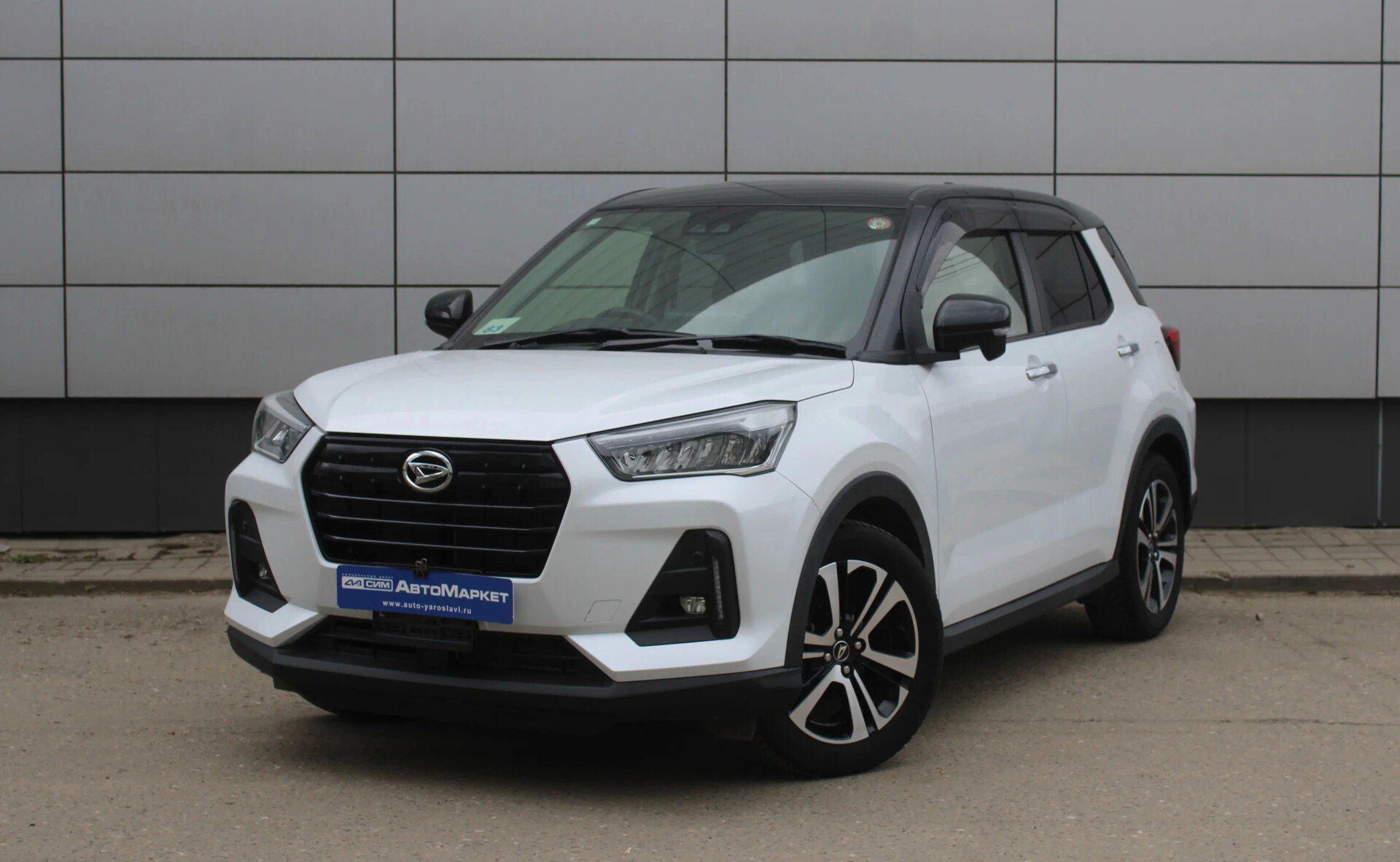 Белый Daihatsu Rocky 1.0 CVT (98 л.с.) 2019