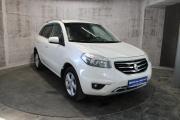 Белый Renault Koleos 2.5 CVT (171 л.с.) 4WD 2012 фото 2