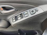 черный Hyundai ix35 2.0 AT (150 л.с.) 2014 фото 13