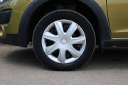 Зеленый Renault Sandero Stepway 1.6 MT (82 л.с.) 2015 фото 12