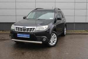 Черный Subaru Forester 2.0 MT (150 л.с.) 4WD 2012