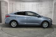 Серый Hyundai Solaris 1.6 MT (123 л.с.) 2017 фото 3