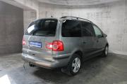 Серый Volkswagen Sharan 2.0d MT (140 л.с.) 2008 фото 5