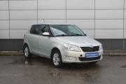 Серебряный Skoda Fabia 1.2 MT (70 л.с.) 2012 фото 2