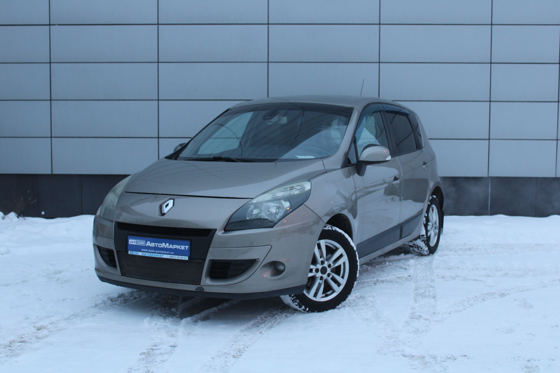 Бежевый Renault Scenic 1.5d MT (110 л.с.) 2010