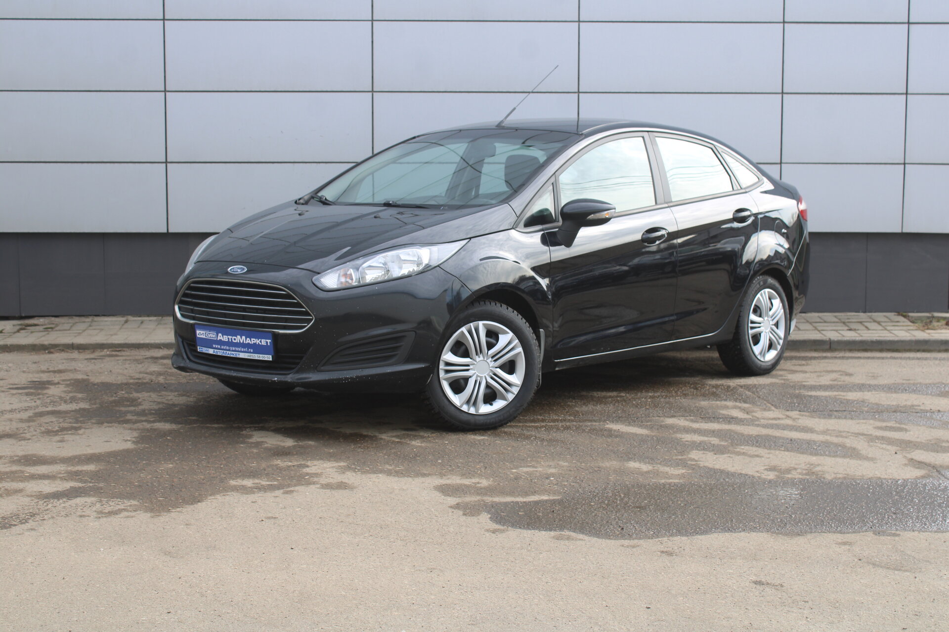 Черный Ford Fiesta 1.6 MT (105 л.с.) 2015