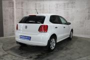 Белый Volkswagen Polo 1.2 MT (70 л.с.) 2009 фото 5
