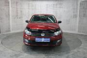 Красный Volkswagen Polo 1.6 MT (90 л.с.) 2018 фото 1