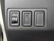 белый Suzuki Grand Vitara 2.0 AT (140 л.с.) 4WD 2011 фото 17