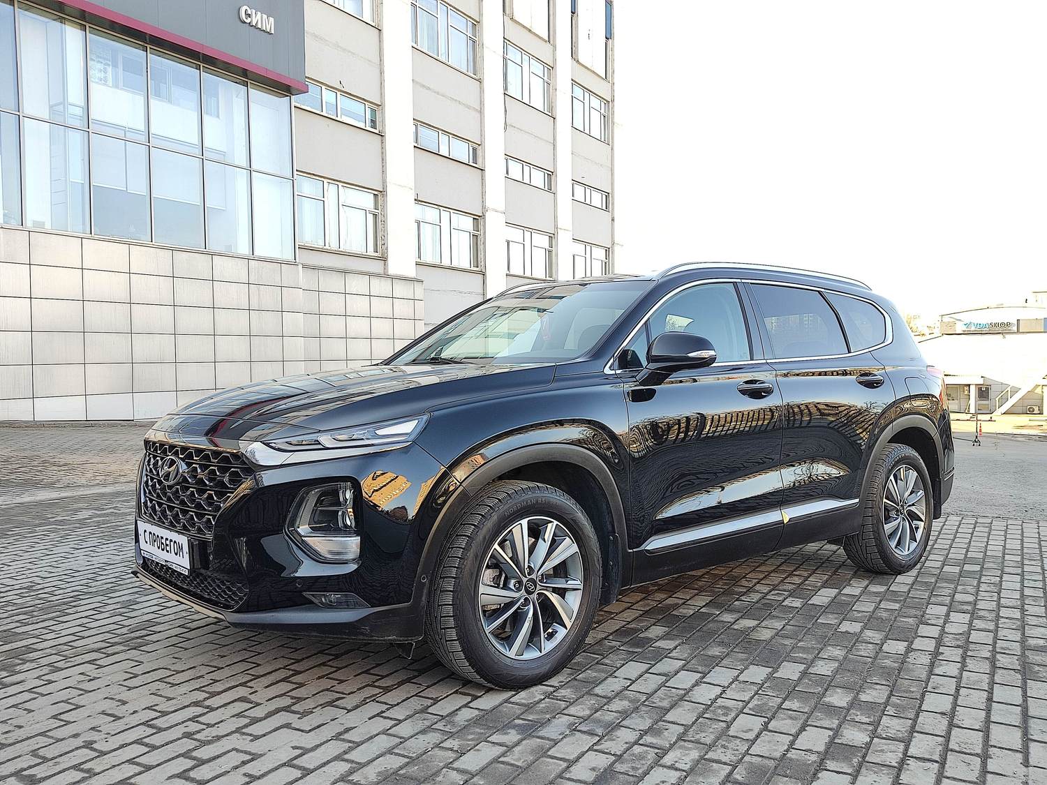 черный Hyundai Santa Fe 2.4 AT (188 л.с.) 4WD 2019
