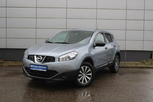 Серый Nissan Qashqai 1.6 CVT (117 л.с.) 2012