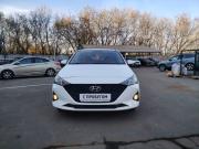 белый Hyundai Solaris 1.6 AT (123 л.с.) 2022 фото 3