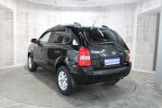 Черный Hyundai Tucson 2.0 MT (141 л.с.) 4WD 2008 фото 7