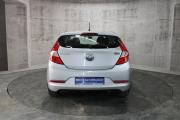 Серебряный Hyundai Solaris 1.4 MT (107 л.с.) 2016 фото 6