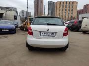 белый Skoda Fabia 1.2 MT (70 л.с.) 2013 фото 16