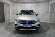 Серый Volkswagen Tiguan 2.0 AMT (180 л.с.) 4WD 2021 фото 1