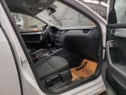 белый Skoda Octavia 1.2 MT (105 л.с.) 2013 фото 12