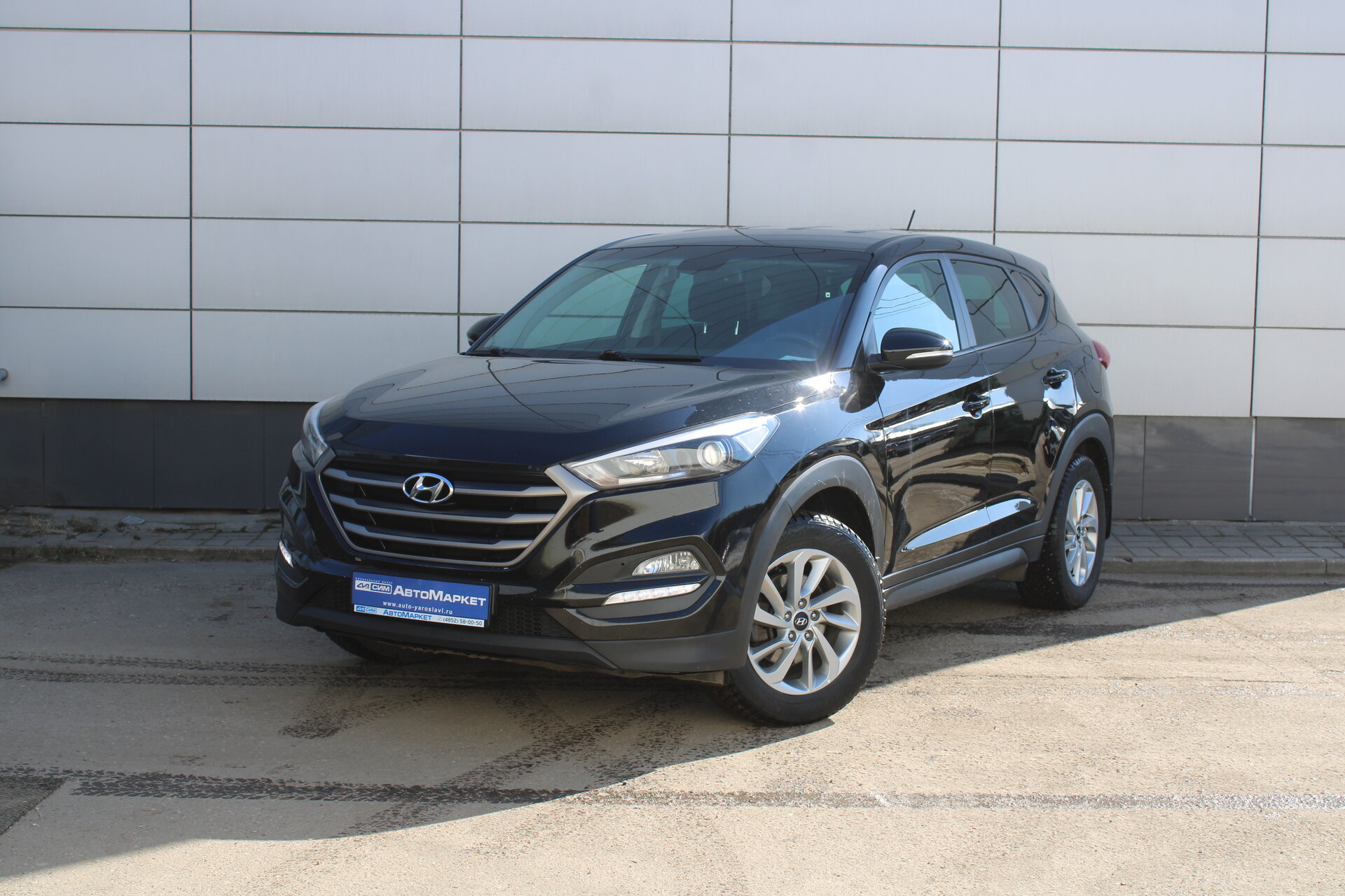 Черный Hyundai Tucson 2.0 AT (150 л.с.) 4WD 2016