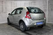 Бежевый Renault Sandero 1.6 MT (103 л.с.) 2010 фото 7