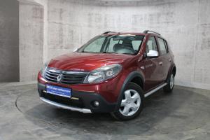 Красный Renault Sandero Stepway 1.6 AT (103 л.с.) 2012