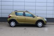 Зеленый Renault Sandero Stepway 1.6 MT (82 л.с.) 2015 фото 4