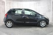 Черный Toyota Yaris 1.3 MT (87 л.с.) 2007 фото 3