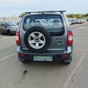 Серый Chevrolet Niva 1.7 MT (80 л.с.) 4WD 2016 фото 6
