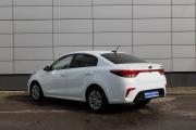 Белый Kia Rio 1.6 AT (123 л.с.) 2018 фото 7